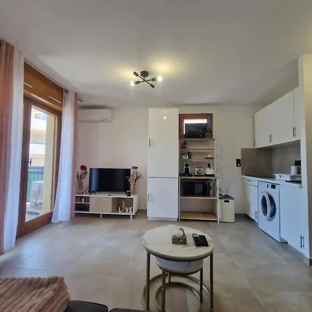 Coquet 2 Pieces Neuf 아파트