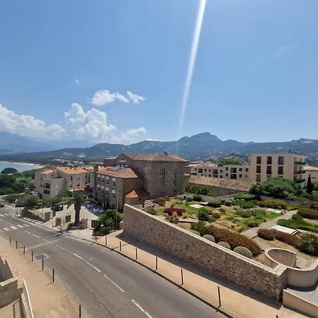 Coquet 2 Pieces Neuf 아파트 칼비